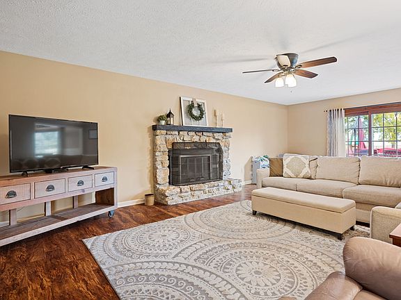 4th image of 9294 Shoal Creek Ln