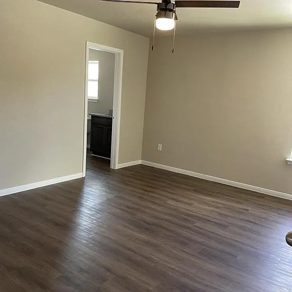 512 Raymond St — Photo 24
