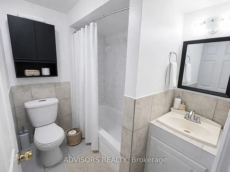 1470 Fisher Ave — Photo 9