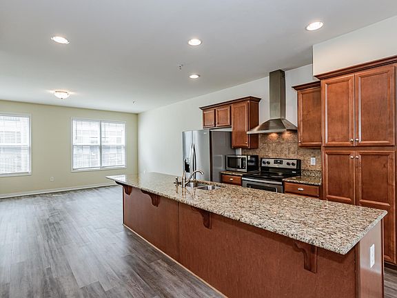 4th image of 3927 Liesfeld Pl