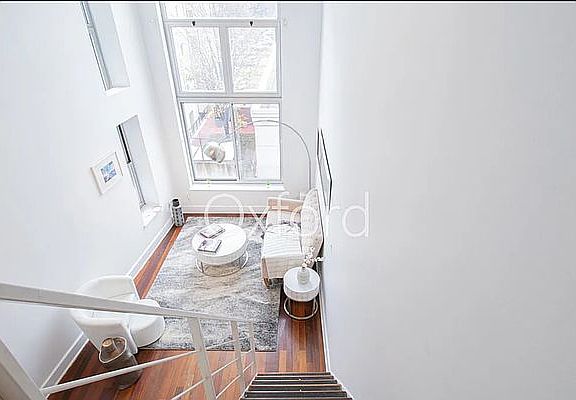 3rd image of 18 Meserole St APT 3A