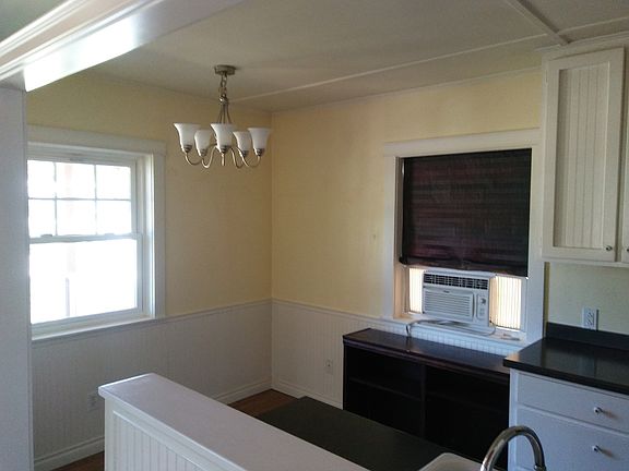 4th image of 217 NE Cedar Ave