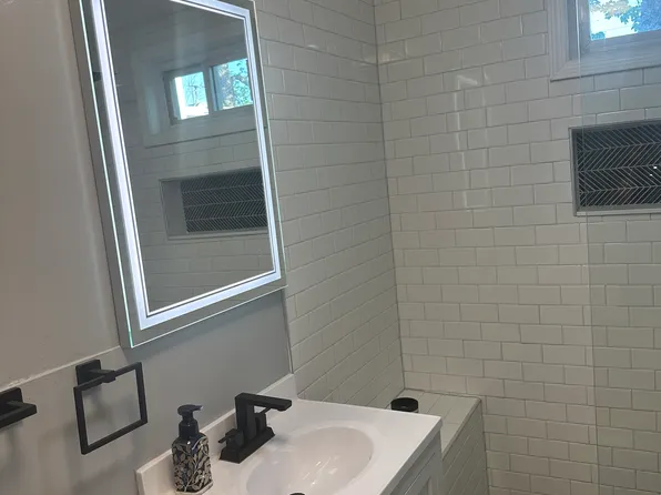 20 Richter St #1, Providence, RI 02908