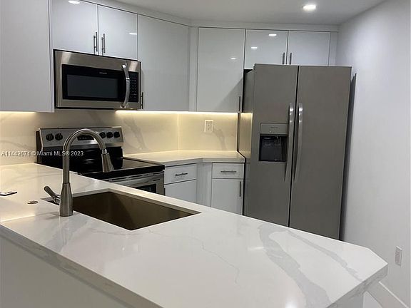 4th image of 9447 Fontainebleau Blvd APT 111