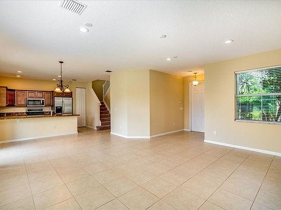 3rd image of 11953 SW Bennington Cir
