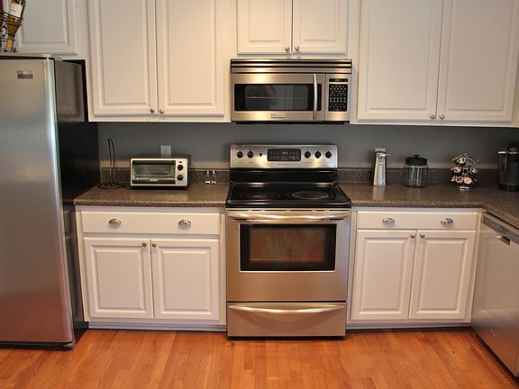 3rd image of 340 Carolina Dr