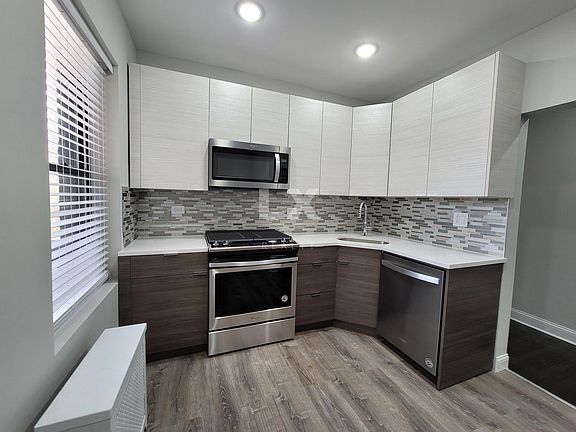 2nd image of 6150 N Francisco Ave APT 3A