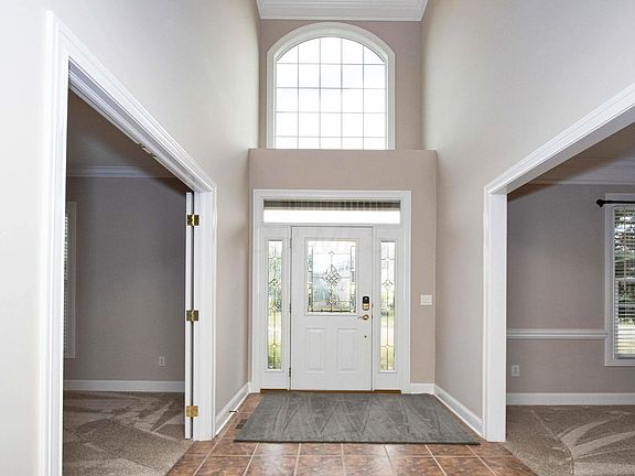 4th image of 5298 Medallion Dr W