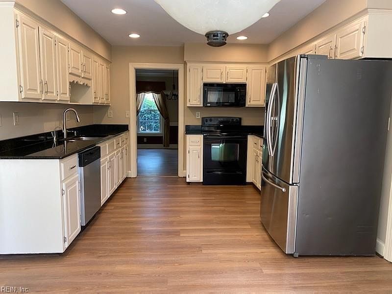 1st image of 1224 Worthington Ln
