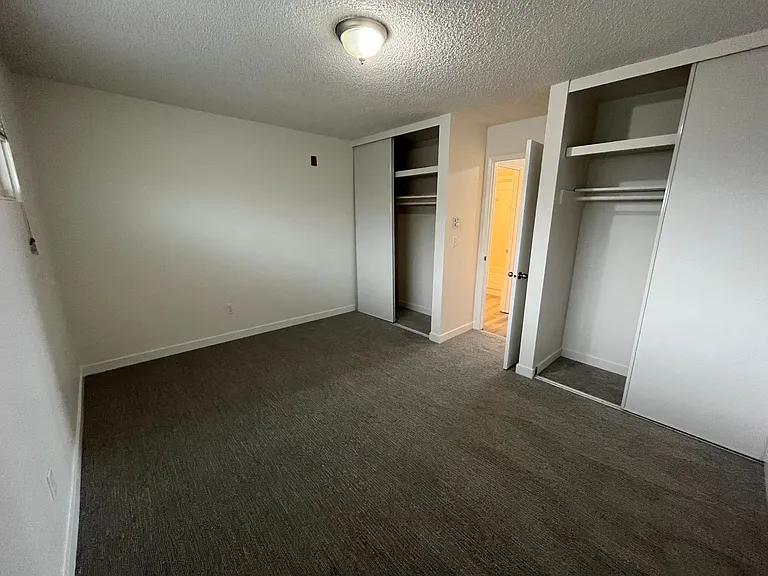 Vuemont - Renovated Modern Apartments - Renton — Photo 10