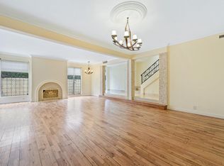 12330 Montana Ave, Los Angeles, CA 90049
