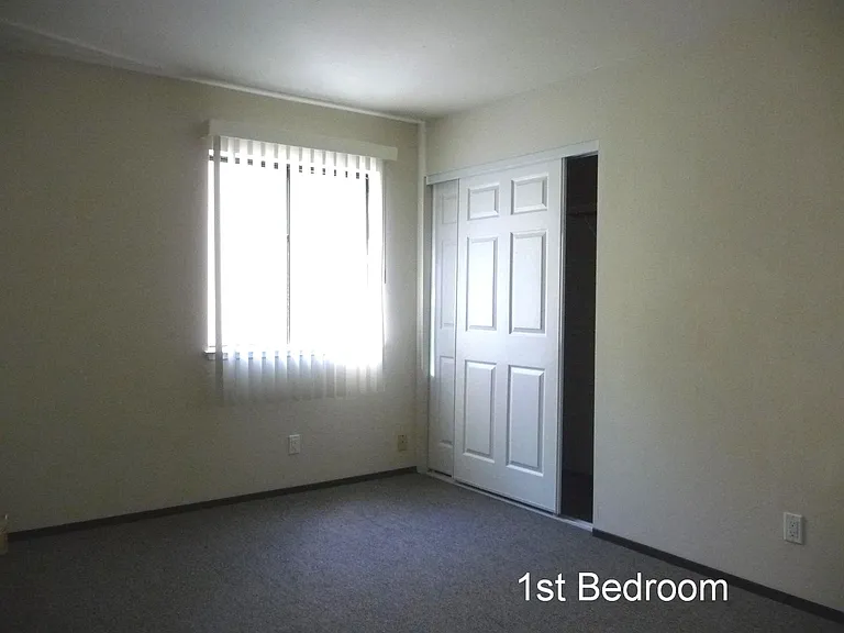 1646 Prince St #2 — Photo 6