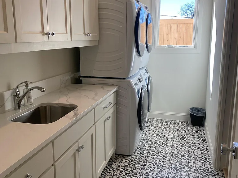 7603 Kenwell St — Photo 30