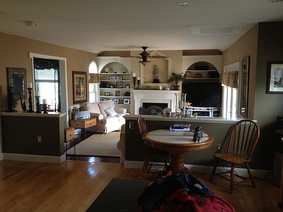 4th image of 125 Meadow Creek Dr