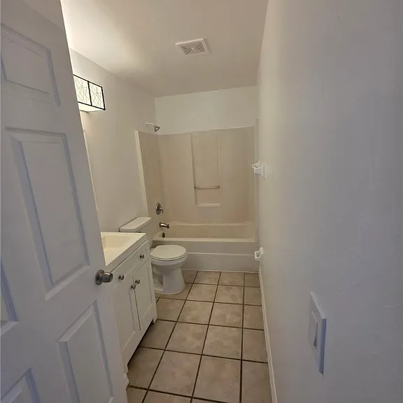 1248 Columbus Blvd #B — Photo 8