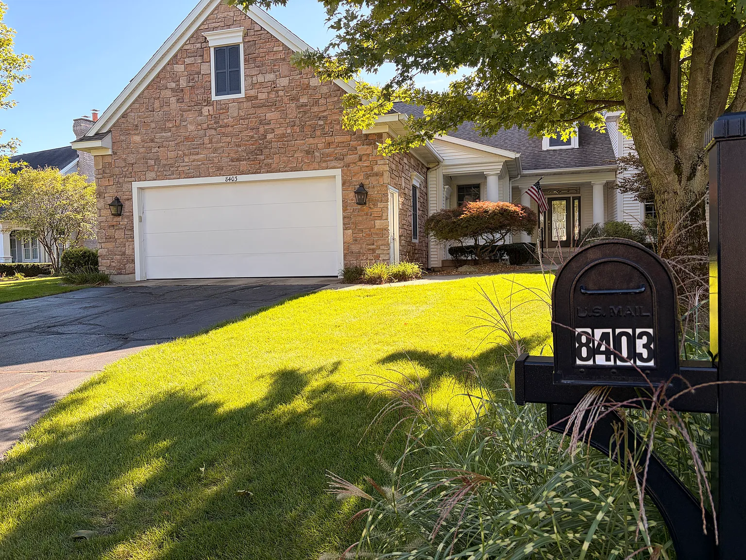 3 bed, 2.5 bath, 3824 sqft, $3,300 — Photo 2