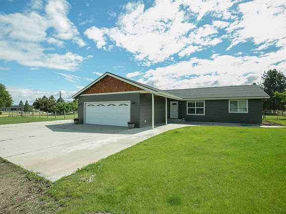3rd image of 560 Harvey Ln