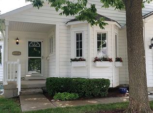 1405 Garnet Ct, Gurnee, IL 60031