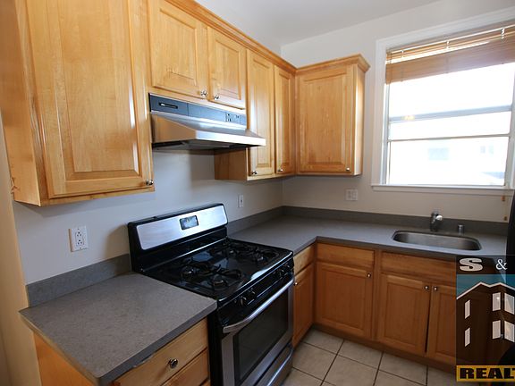 2nd image of 190 11th Ave APT 7