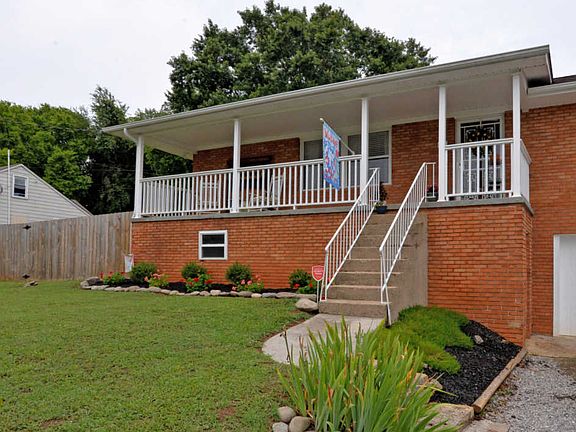 3rd image of 5011 Lincoln Dr