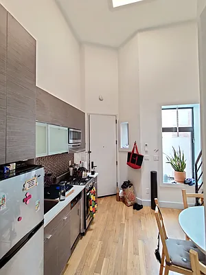 Rented by Signature Property Realty | media 26