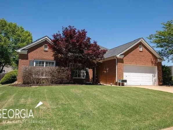 202 Meadow Lake Dr, Carrollton, GA 30116