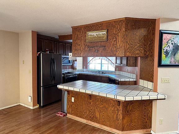 4th image of 320 Laurelwood Cir