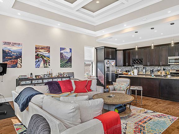 3rd image of 1834 W Wabansia Ave #3
