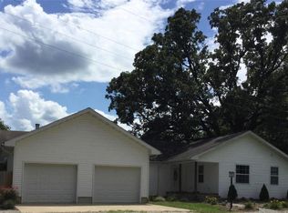 915 E Old National Trl, Pocahontas, IL 62275