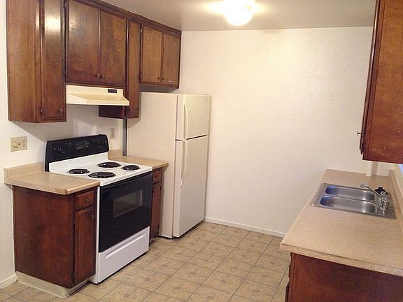 5th image of 8526 Portola Ct