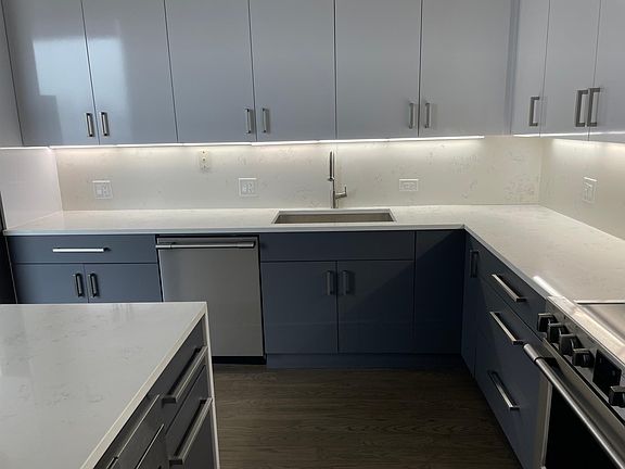 3rd image of 801 S Plymouth Ct #2801
