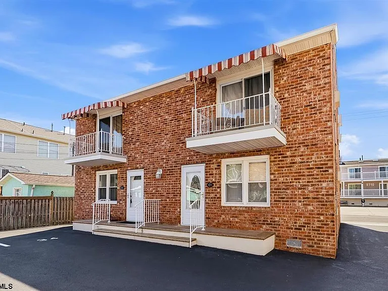 9709 Monmouth Ave #C2 — Photo 23