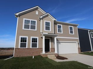 618 Countryside Dr, Chelsea, MI