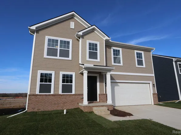 618 Countryside Dr, Chelsea, MI 48118