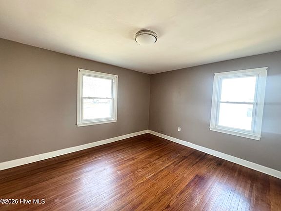 4th image of 1100 W Williams Cir