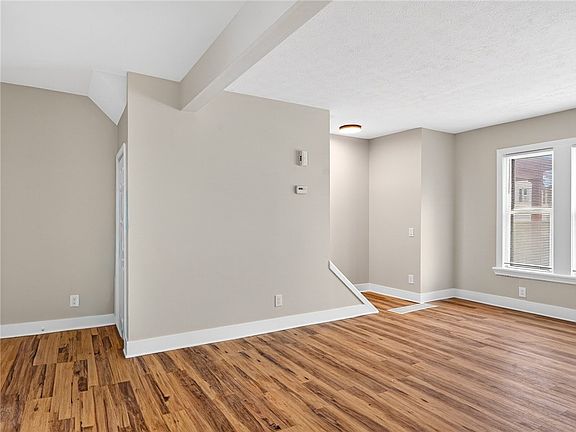 5th image of 636 University Ave #3