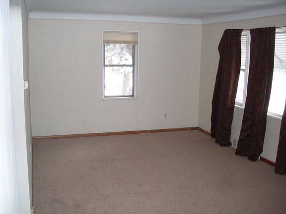4th image of 4614 E 104th St