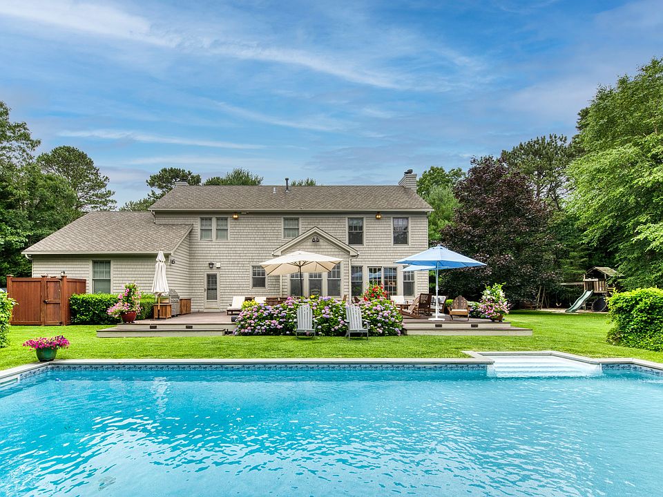 1st image of 18 Sandown Ct