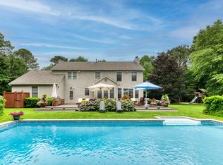 18 Sandown Ct, Wainscott, NY 11975