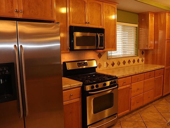 4th image of 2500 E Kent Dr