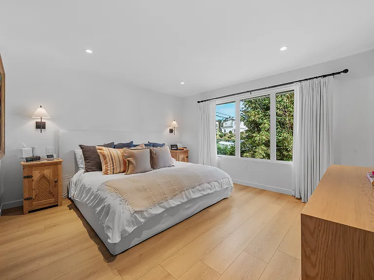253 Calle De Madera — Photo 11