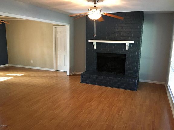 5th image of 305 S Wakefield Dr