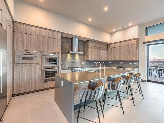 5th image of 48 Canyon Shores Pl