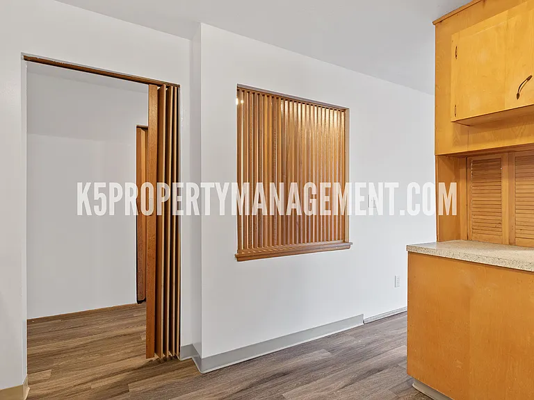 Town and Country Apartments — Photo 5
