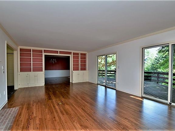 5th image of 1900 Stonelake Dr