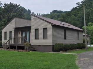 188 Adams Ln, Pikeville, KY 41501