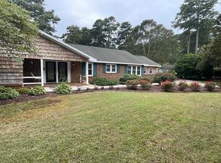 1006 Burnside Rd, Manteo, NC 27954