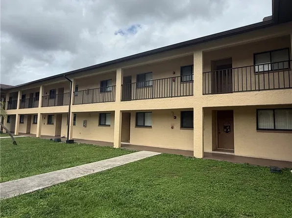 610 Gerald Ave APT 325, Lehigh Acres, FL 33936