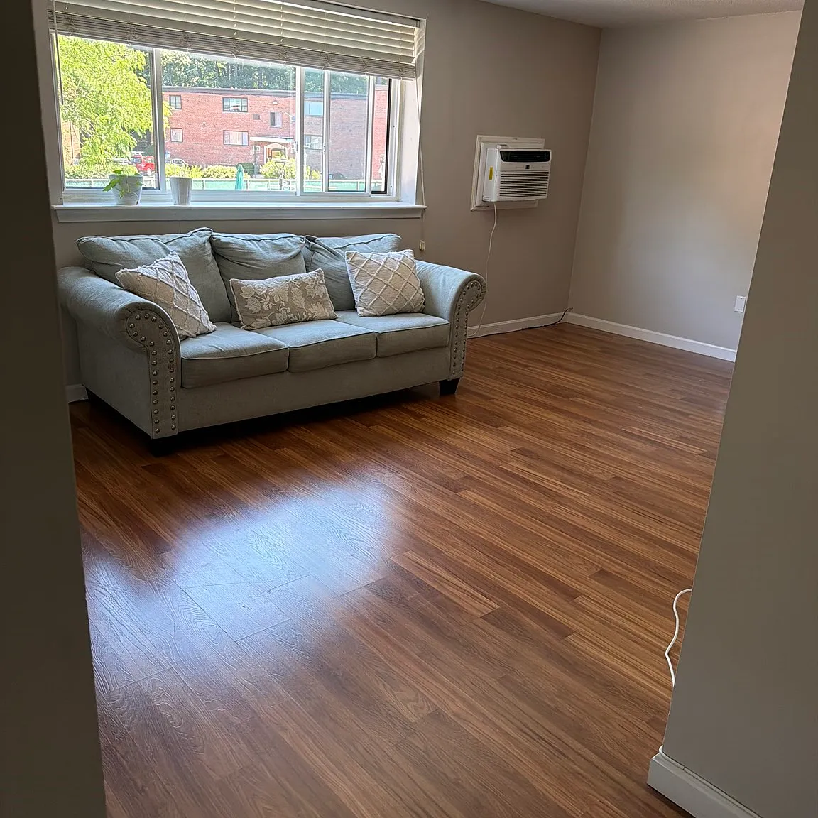 2 bed, 1.0 bath, 760 sqft, $2,300 — Photo 4
