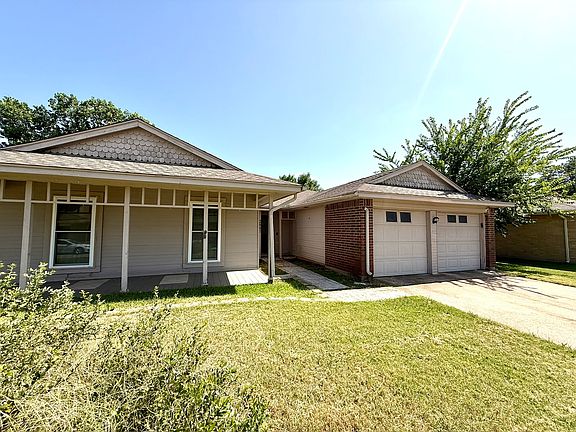 5th image of 2661 Berkshire Ln